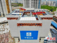 中国第一台“住房造楼机”重庆市投入使用：更快可三天建好一层楼