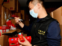 上海警方破获了全市最大的制售假烟跨国案件，涉案金额超过4亿元