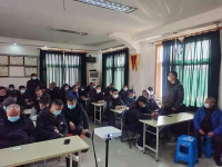 公共汽车经常学习外语的40多名司机听不见