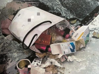 懒得下楼，女子从17楼扔垃圾，成为闵行第一个因高空抛物罪被起诉的人。